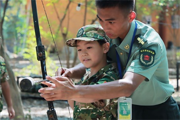 军事夏令营冷兵器学习与体验-射箭